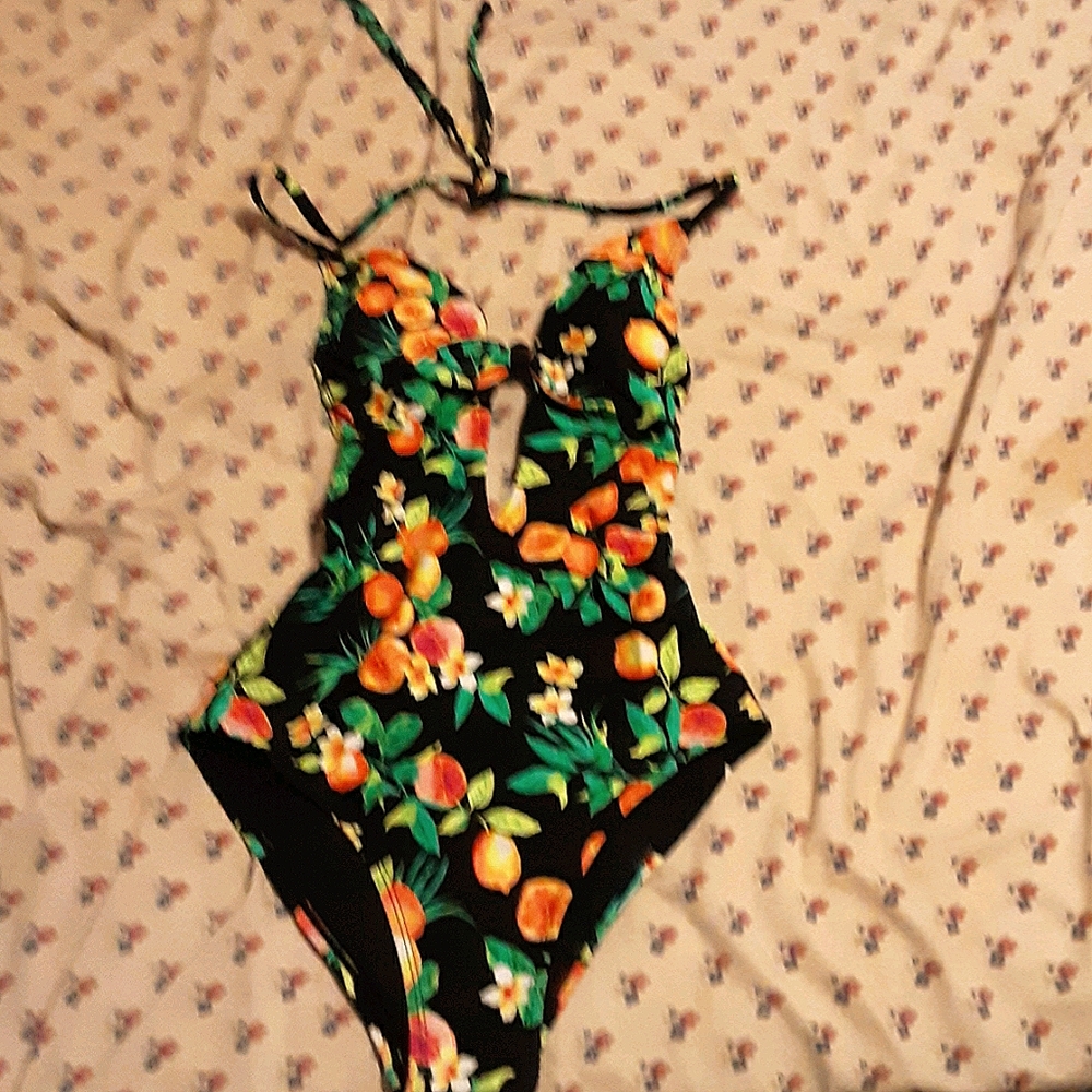 Lemon print swimsuitn